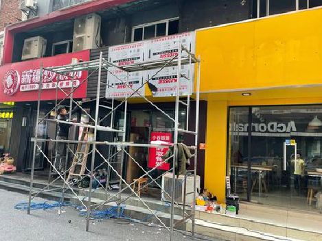 桐庐制作广告招牌如何避免它发黄？